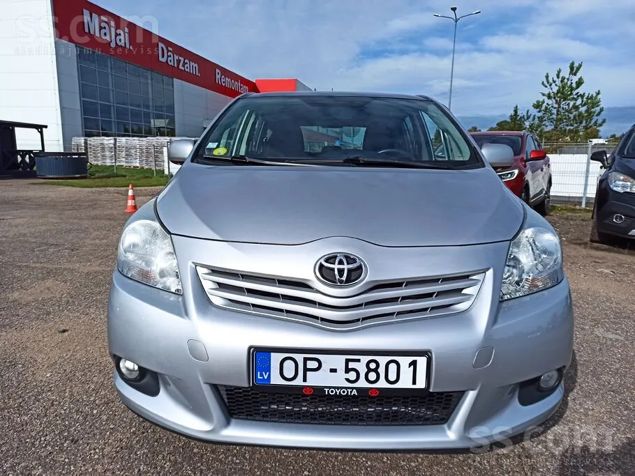 Toyota Verso 2011 photo 3