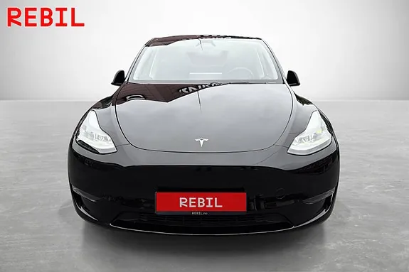 Tesla Model Y 2025 photo 2