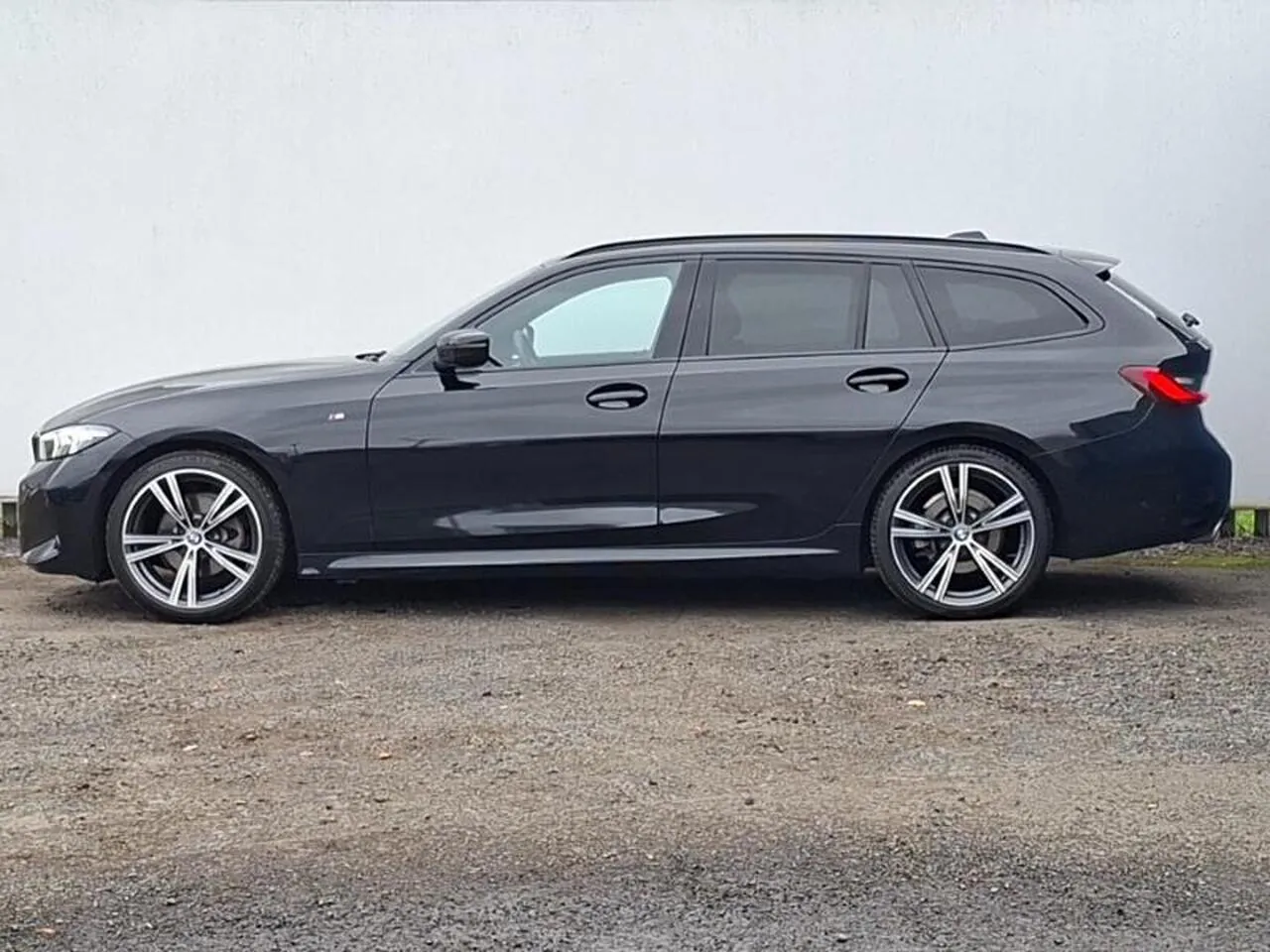 BMW 3 Series 2024 photo 4