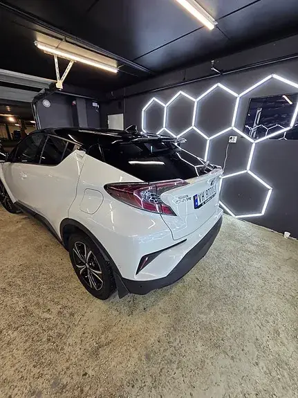 Toyota C-Hr 2018 photo 3