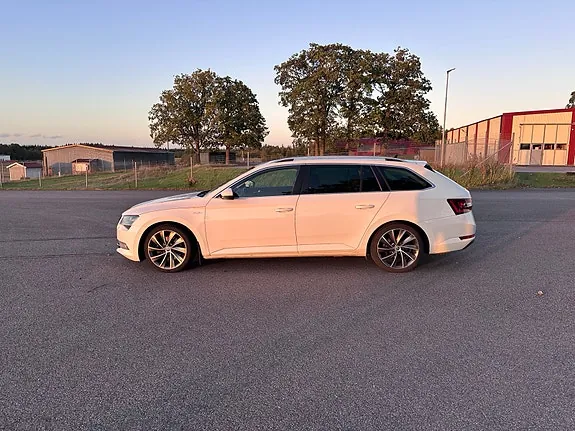 Skoda Superb 2017 photo 3