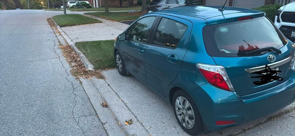 Toyota Yaris 2012 photo 3