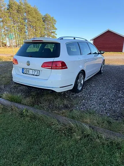 Volkswagen Passat 2014 photo 2