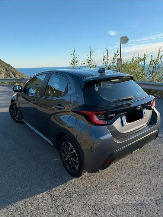 Toyota Yaris 2022 photo 2