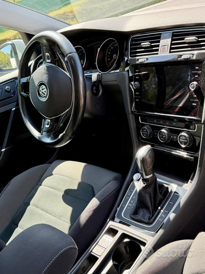 Volkswagen Golf 2019 photo 2