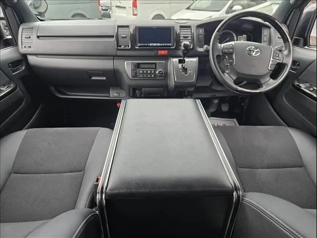 Toyota Hiace 2023 photo 4