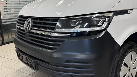 Volkswagen Transporter 2021 photo 2