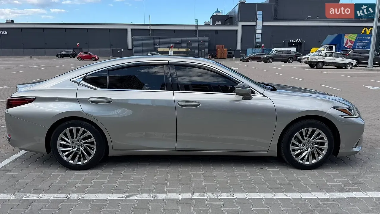 Lexus Es 2019 photo 3