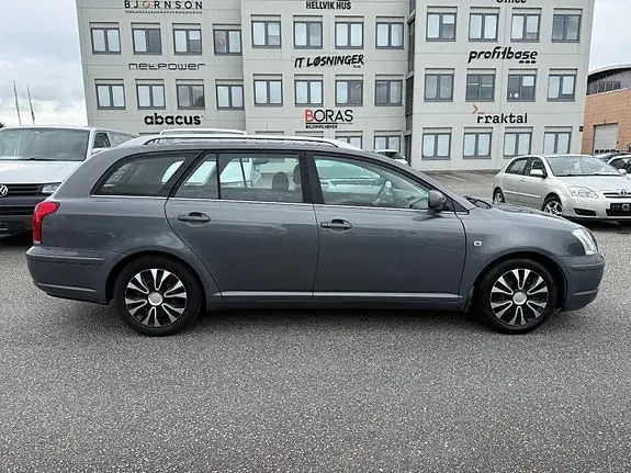 Toyota Avensis 2005 photo 4