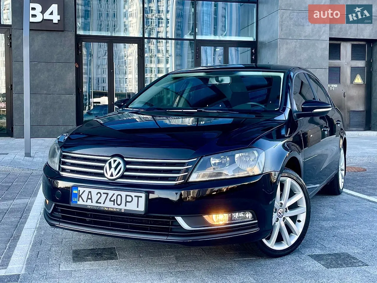 Volkswagen Passat 2011 photo 2