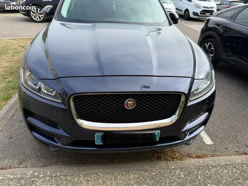 Jaguar F-Pace