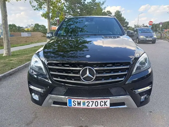 Mercedes-Benz M-Class 2013 photo 2