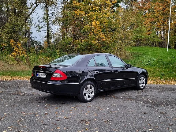 Mercedes-Benz E220 D 2006 photo 4