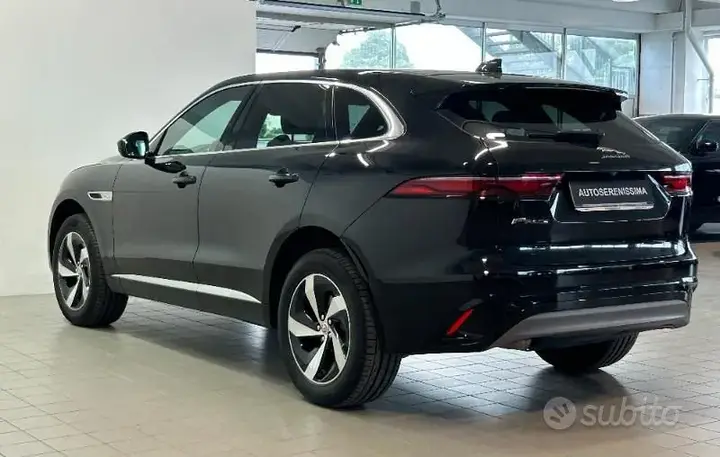 Jaguar F-Pace 2023 photo 3