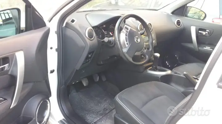 Nissan Qashqai 2013 photo 2