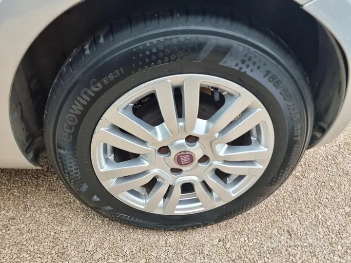 Fiat Punto 2012 photo 5