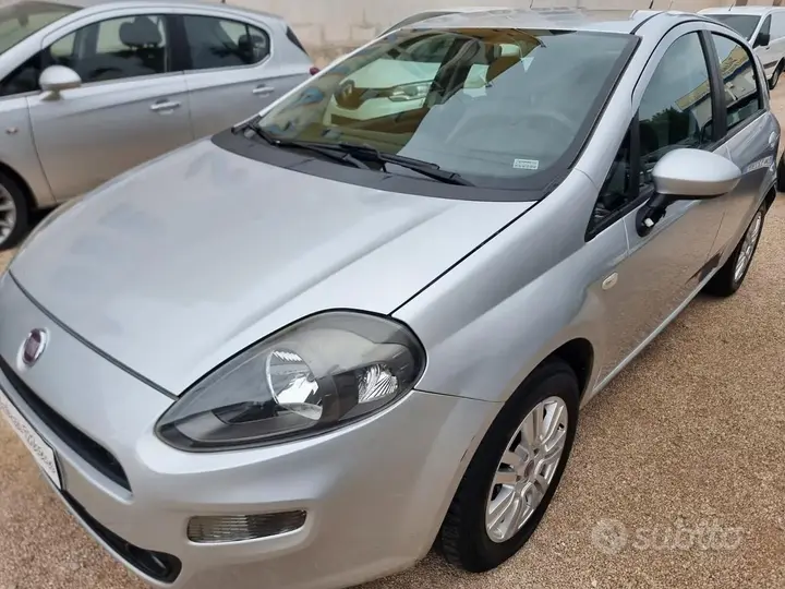 Fiat Punto 2012 photo 3