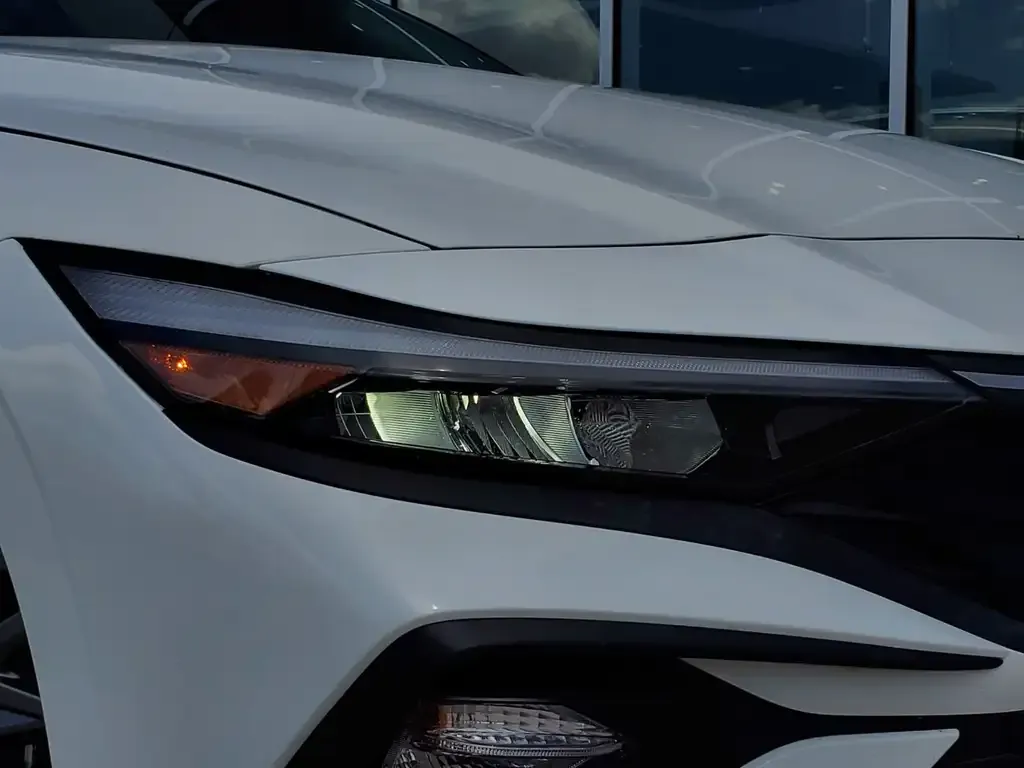 Hyundai Elantra 2025 photo 3
