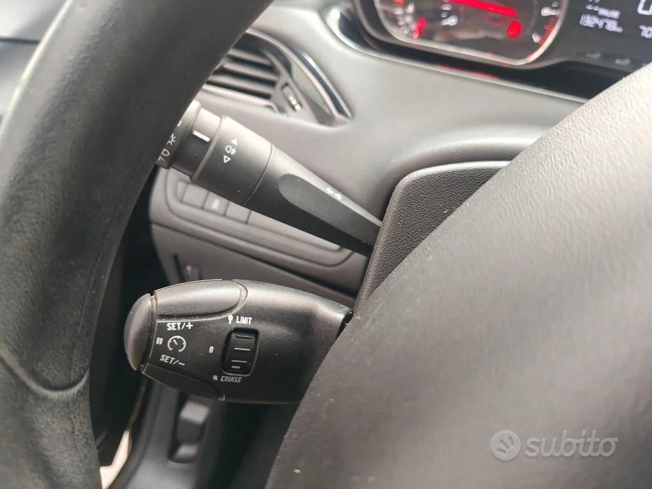 Peugeot 208 2013 photo 5