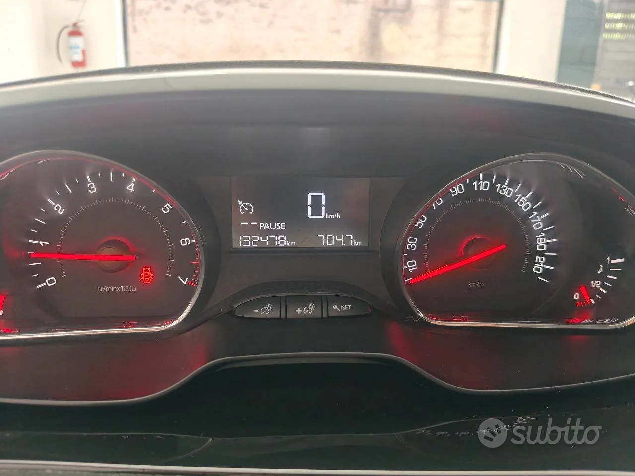 Peugeot 208 2013 photo 3