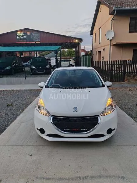 Peugeot 208 2014 photo 3