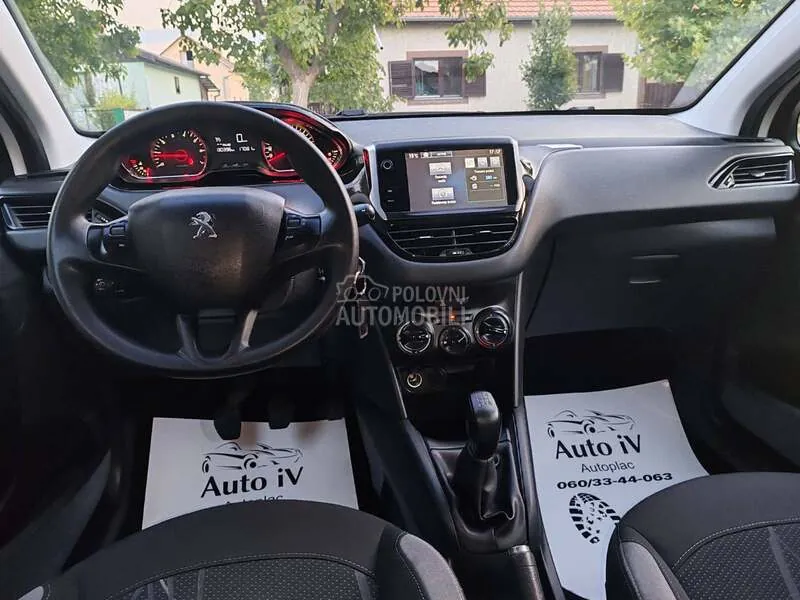Peugeot 208 2014 photo 4