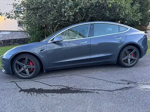 Tesla Model 3 2020 photo 2