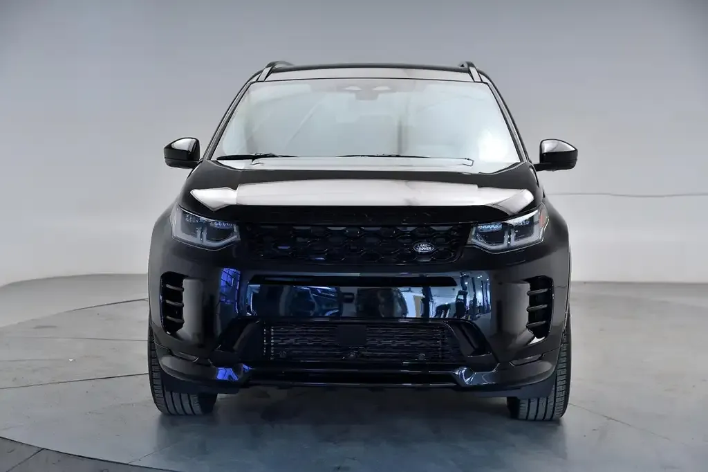 Land Rover Discovery Sport 2026 photo 2
