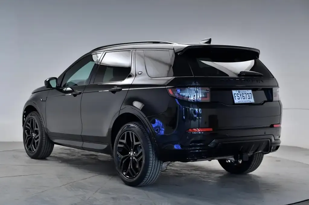 Land Rover Discovery Sport 2026 photo 5