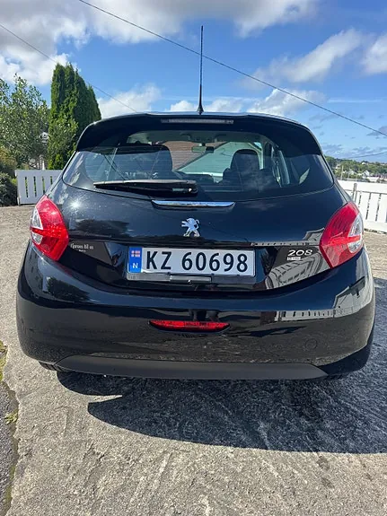 Peugeot 208 2013 photo 4