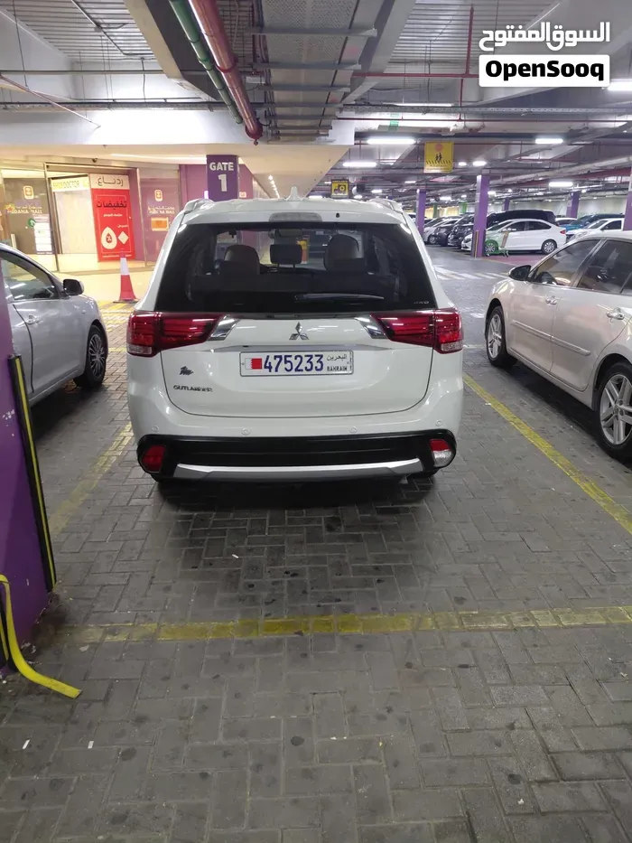 Mitsubishi Outlander 2017 photo 2