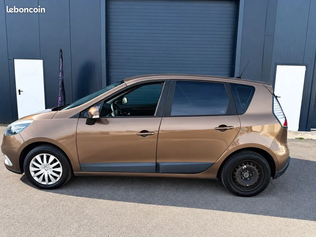 Renault Scenic 2012 photo 5