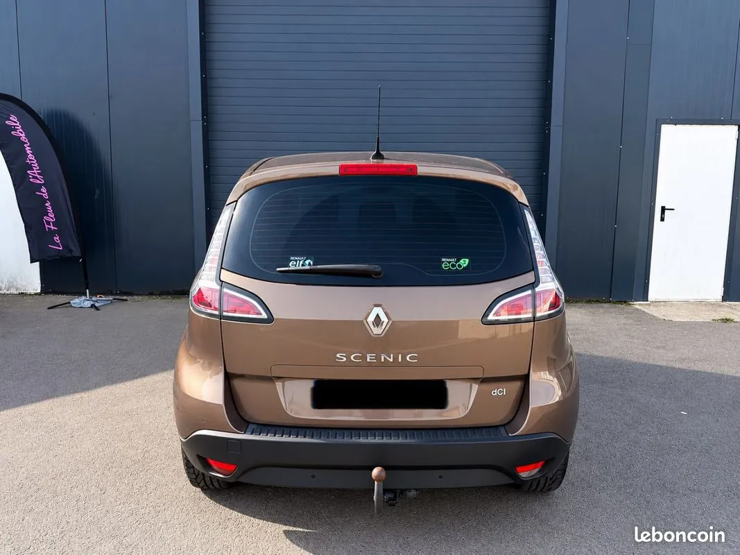 Renault Scenic 2012 photo 2