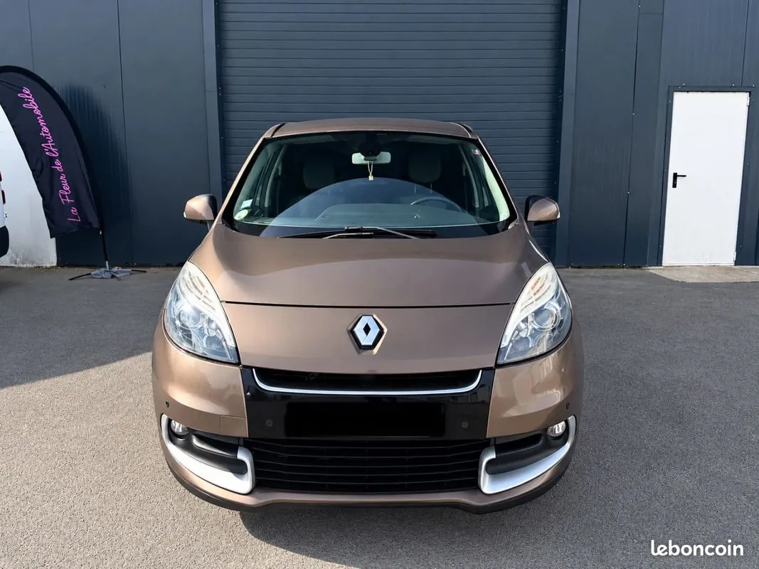 Renault Scenic 2012 photo 3