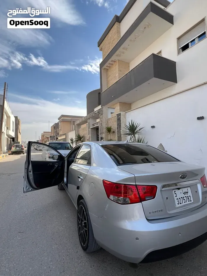 Kia Cerato 2010 photo 2