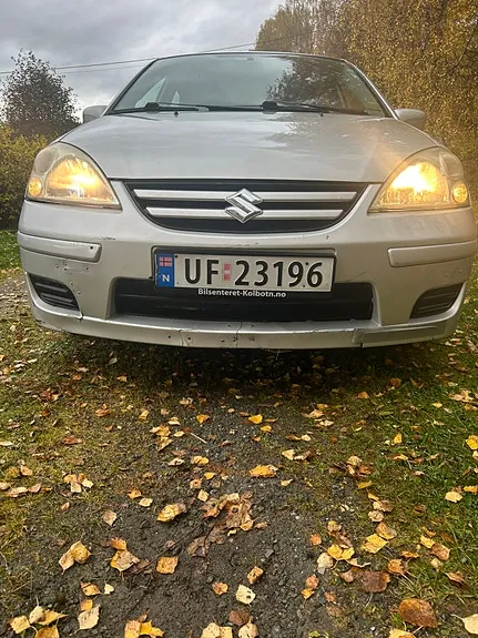 Suzuki Liana 2004 photo 3