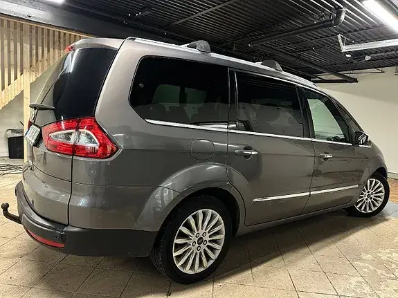 Ford Galaxy 2012 photo 4