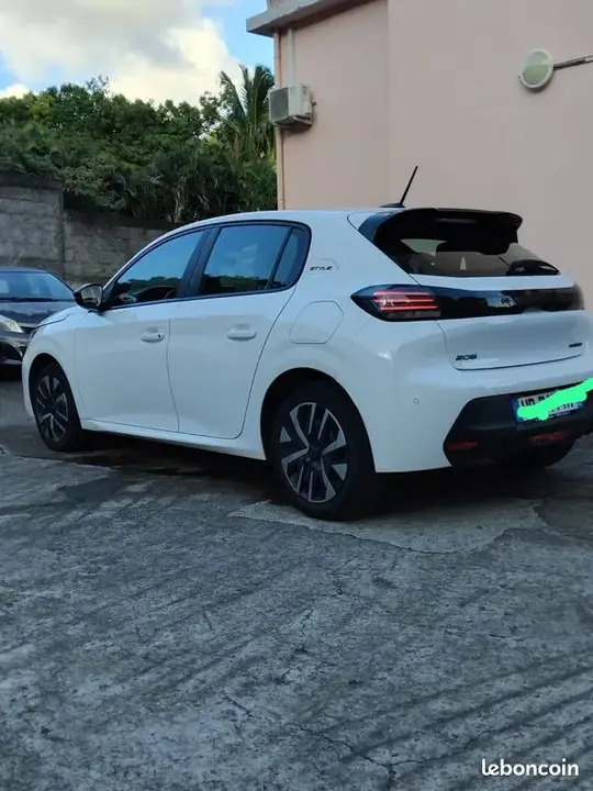 Peugeot 208