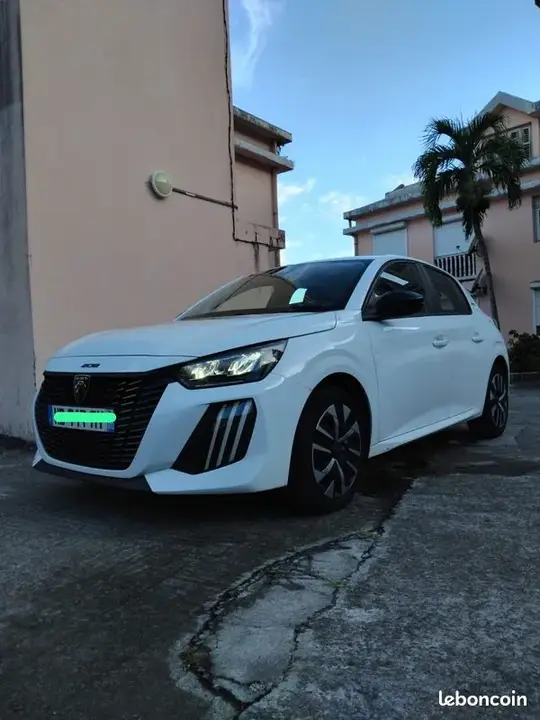 Peugeot 208 2025 photo 3