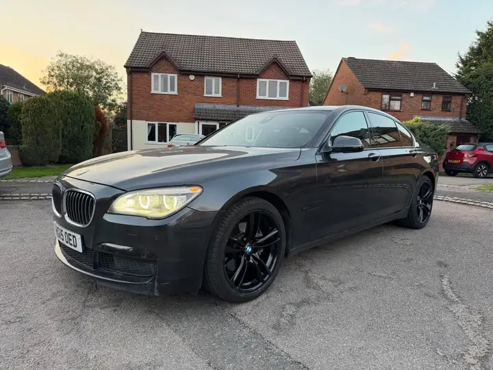 BMW 7 Series 2015 photo 4
