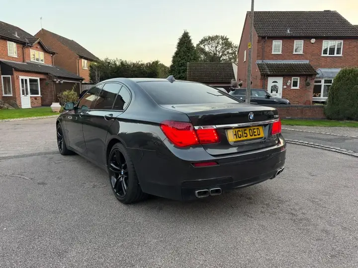 BMW 7 Series 2015 photo 5