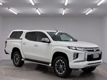 Mitsubishi Triton 2022 photo 2