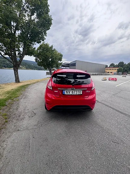 Ford Fiesta 2014 photo 4