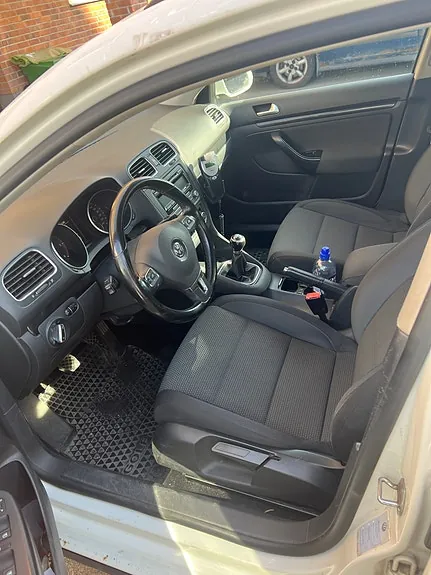 Volkswagen Golf 2010 photo 4