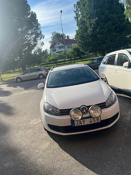 Volkswagen Golf 2010 photo 2