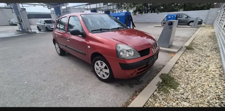 Renault Clio 2005 photo 2