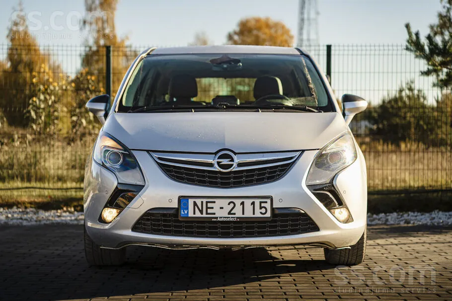 Opel Zafira 2016 photo 2