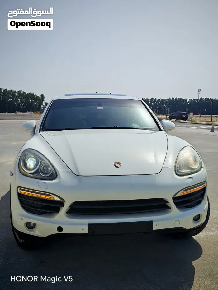 Porsche Cayenne S 2012 photo 2