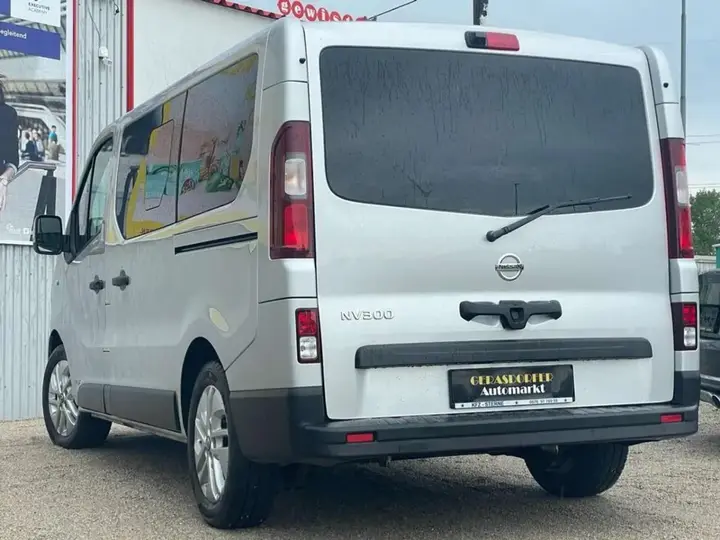 Nissan Nv 300 2018 photo 2