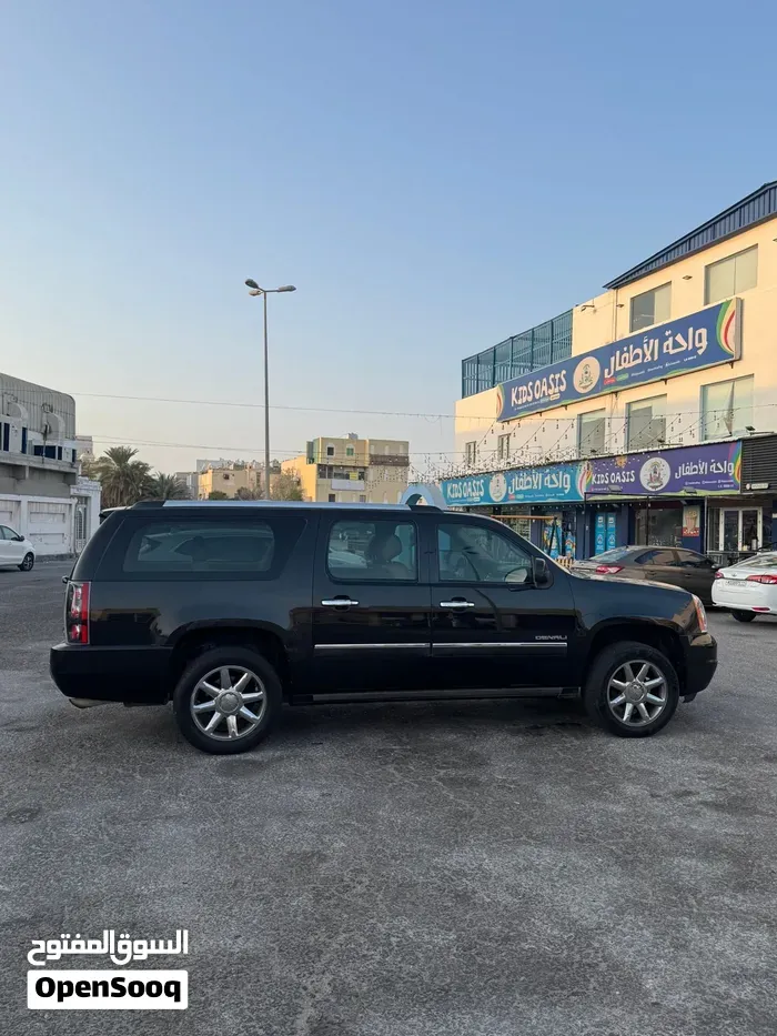 GMC Yukon Denali 2012 photo 4
